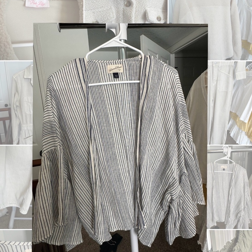 Universal Thread NWT Striped Blue and White Kimono Cardigan